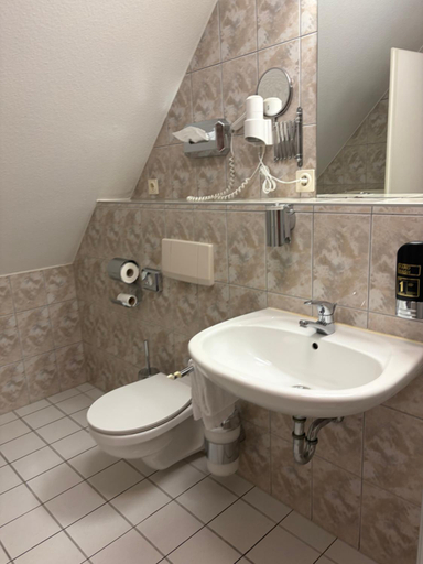 Bathroom 5, Hotel Postbauer Heng, Neumarkt in der Oberpfalz