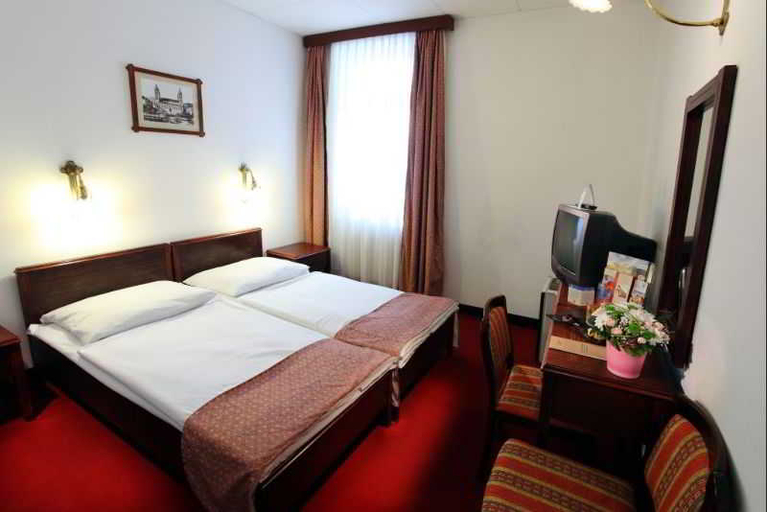 Bedroom 3, Hotel Palatinus City Center, Pécs