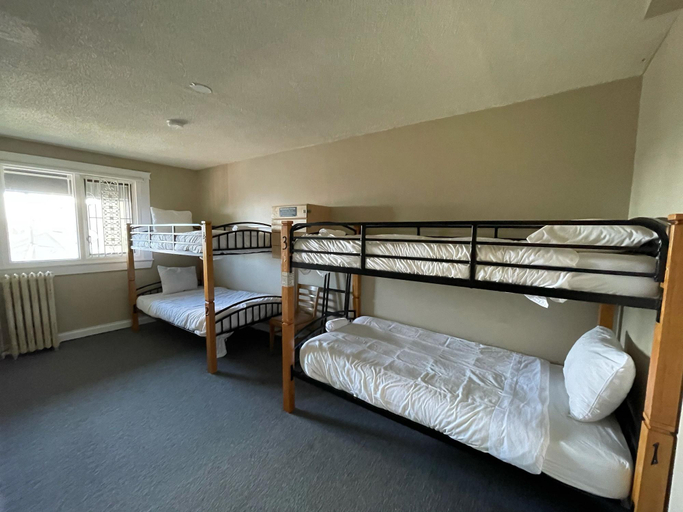 Room 3, Painted Turtle Guesthouse, Nanaimo