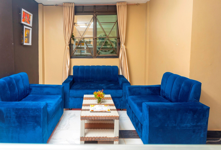 Public Area, Spotlight Motel, Jinja