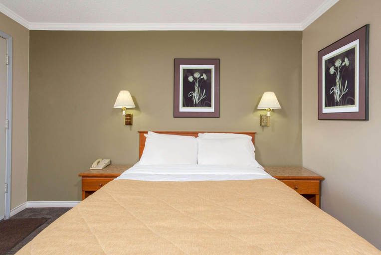 Room 4, Ramada Limited Grand Forks, Kootenay Boundary