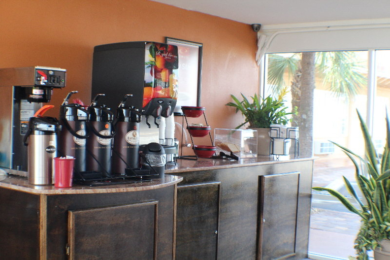 Food & Drinks 5, The Beach House Inn, Volusia