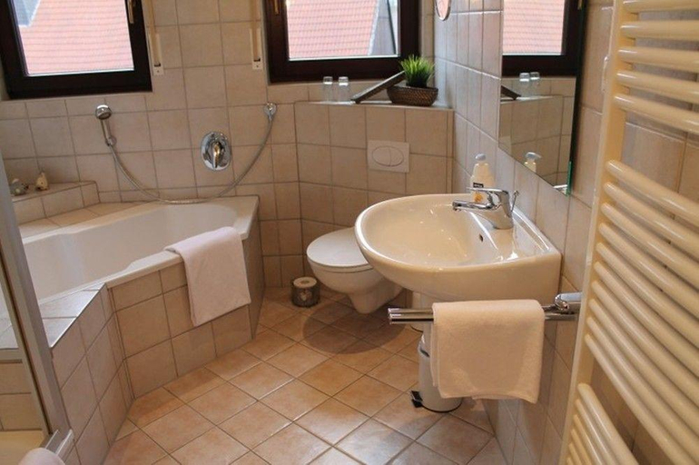 Bathroom 4, Landhaus Hotel Göke, Paderborn