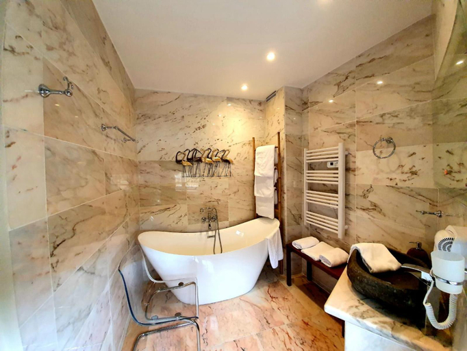 Bathroom 3, La Croix Blanche De Sologne, Loir-et-Cher