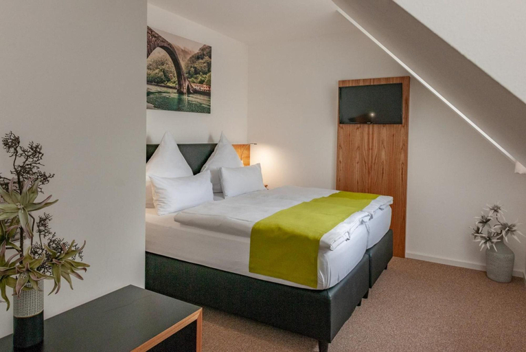 Bedroom 3, Hotel Drei Tannen, Freising