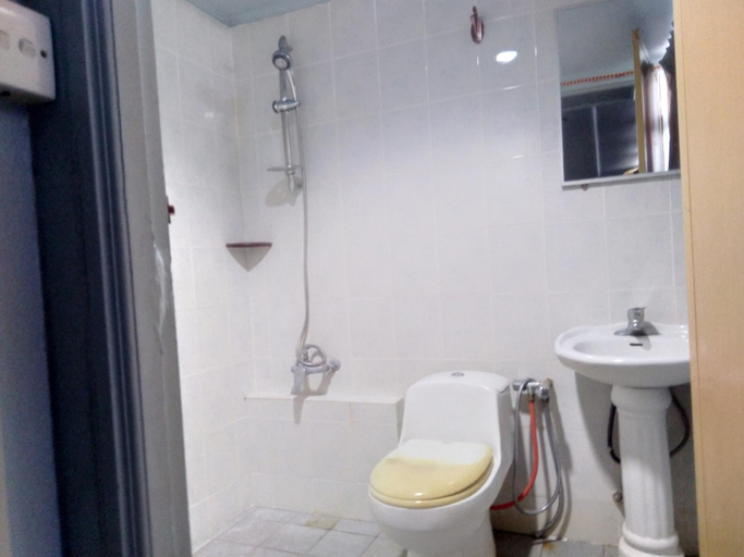 Room 5, OYO 90376 Centre Point Hotel, Limbang