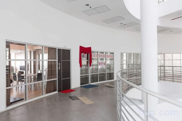 3, 3-Bed Exec Suite RumahKu Airport Penang, Penang Island