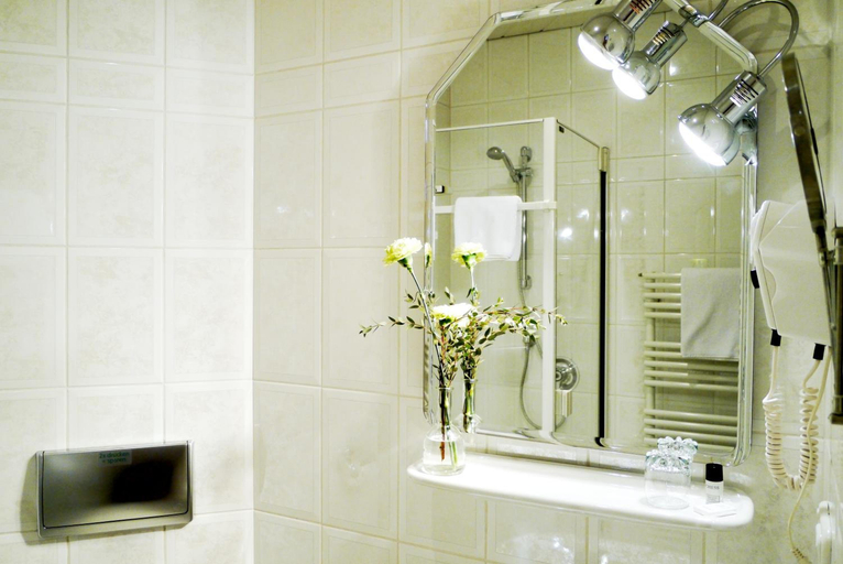 Bathroom 4, Grader, Neustadt an der Waldnaab