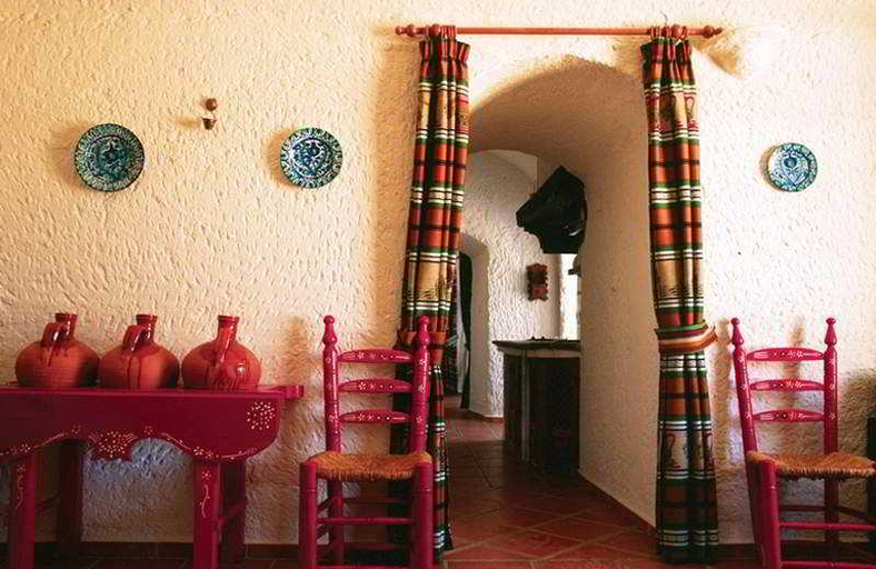 Room 3, Cuevas Pedro Antonio Alarcon, Granada