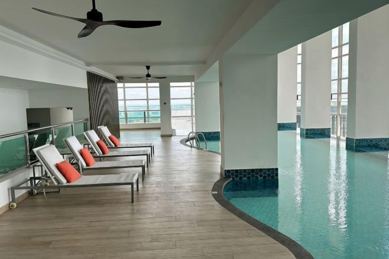 Pool 5, Tri Tower Residence (Walk 3 minutes to Malaysia & Singapore customs), Johor Bahru