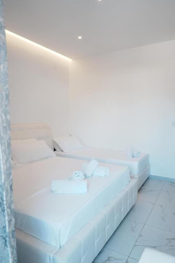 Room 2, Vila Mucodemi, Sarandës
