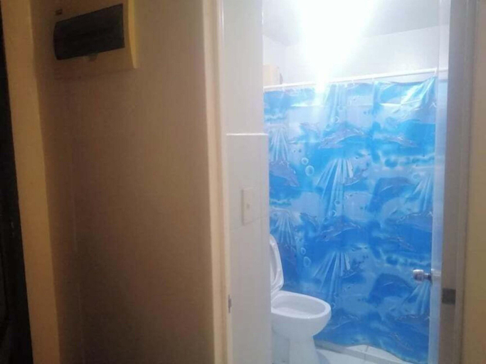 Bathroom 4, La Airport Casa, Parañaque
