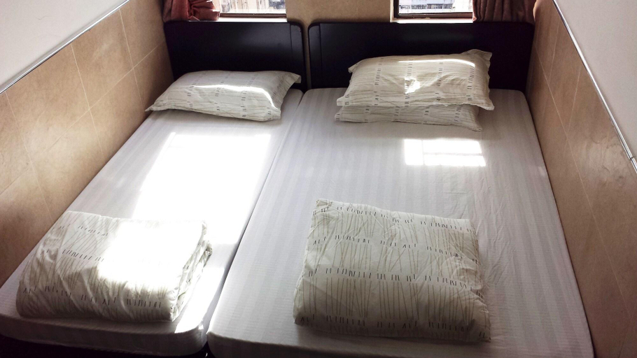 Room 5, Kowloon Mongkok 1812 Guest House, Kowloon