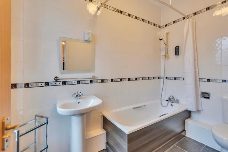 Bathroom 4, White Waters Country Hotel, Denbighshire