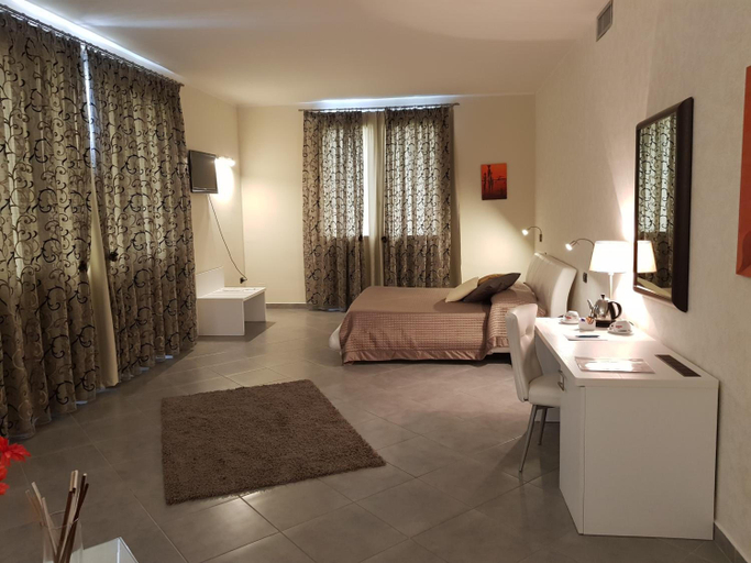 Room 5, Hotel Saturday, Napoli