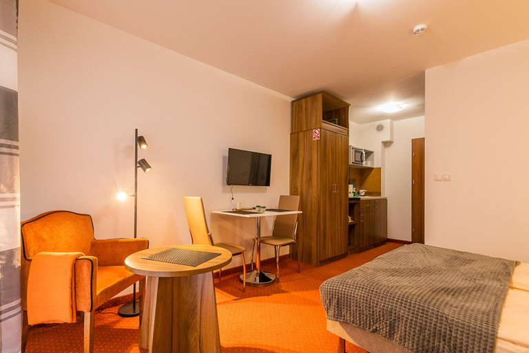 Room 2, Rentplanet Apartamenty Okrzei, Jelenia Góra