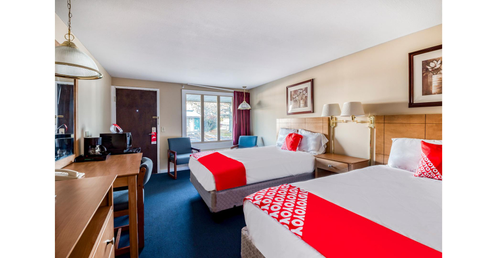 Room 4, Hotel Wadsworth OH I-76, Medina