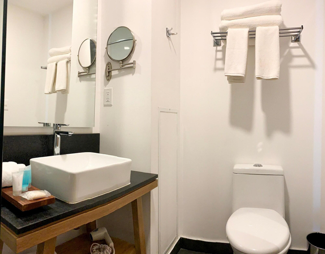 Bathroom 4, B'S Suites, Mérida