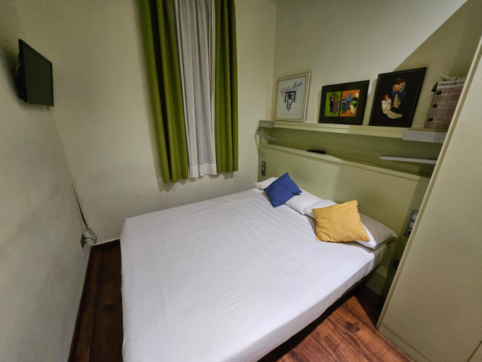 Bedroom 4, Hotel Jaume I, Barcelona