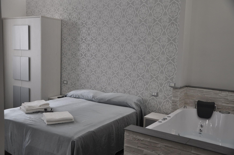 Room 5, Imperial Suite, Rome