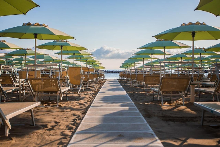 Others 5, Hotel Jolanda, Rimini