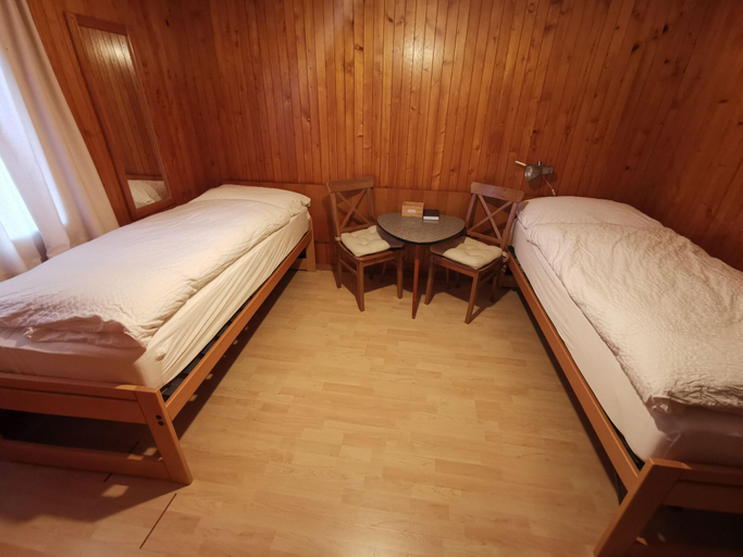 Room 4, Hotel Bahnhof Ausserberg, West Raron