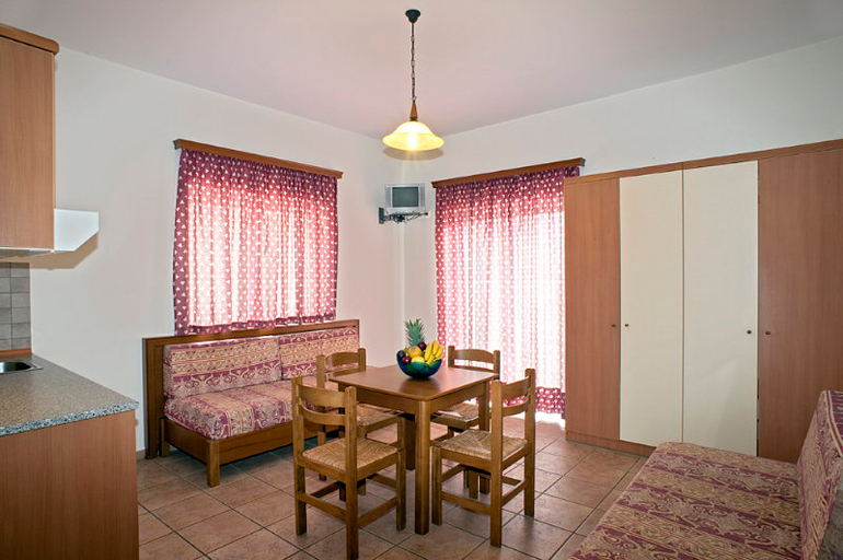 Bedroom 3, Nontas Hotel Apartments, Crete