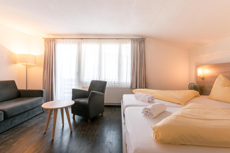 Bedroom 2, Hotel Kreuz, Interlaken