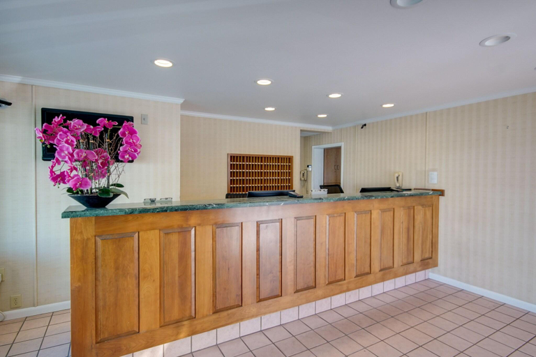 Public Area, Sahara Motel, Worcester