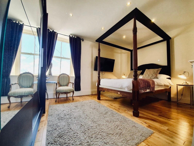 Room 5, The Old Lodge, Gloucestershire