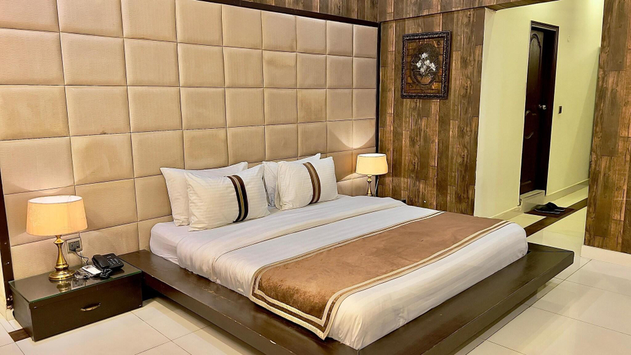 Bedroom 3, Royal Inn Hotel, Karachi