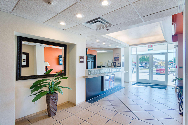 Public Area 2, Motel 6 Norman, OK, Cleveland