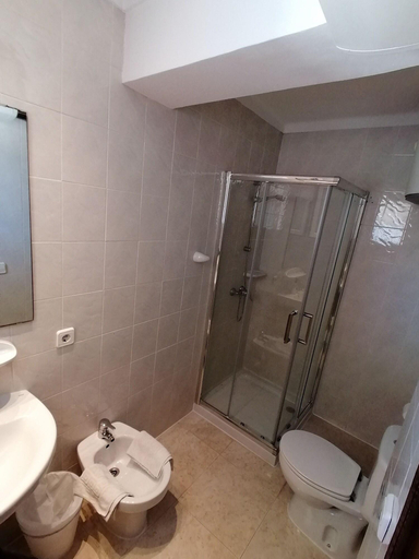 Bathroom 5, Hostal Saturno, Baleares