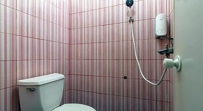 General view 4, Reddoorz Near Pondok Indah Water Park, South Jakarta