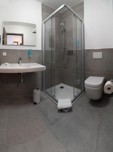 Bathroom, Hotel Schlafplatz, Offenbach