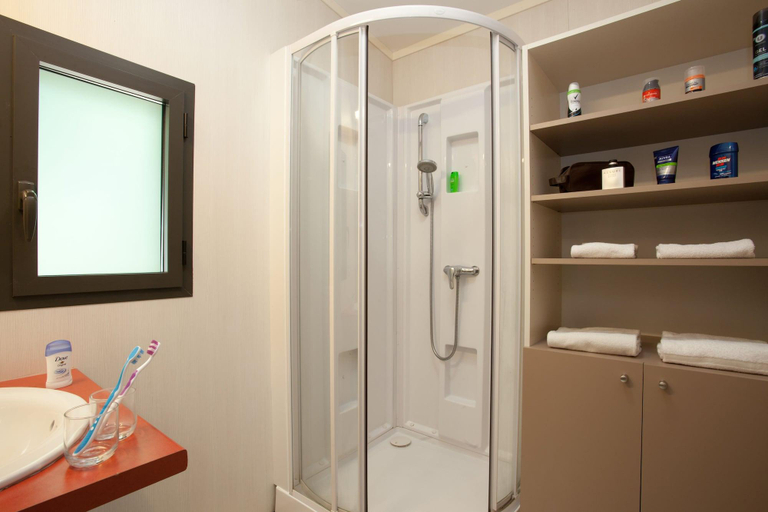 Bathroom 4, La Riviera Limousine, Corrèze