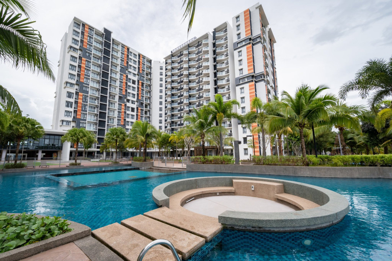 Pool 4, Timurbay Beachfront By Perfect Host, Kuantan
