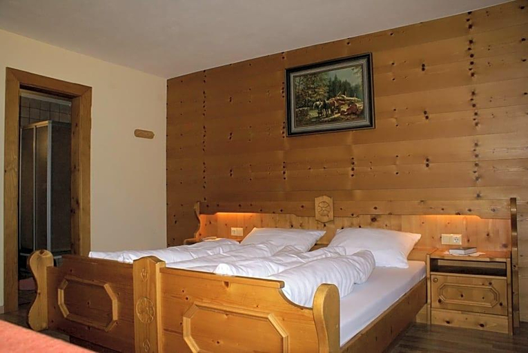 Bedroom 3, Gasthof Hirschen, Landeck