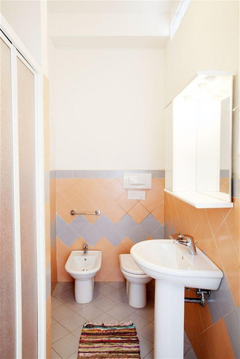 Bathroom, B&B La Perla Blu, La Spezia