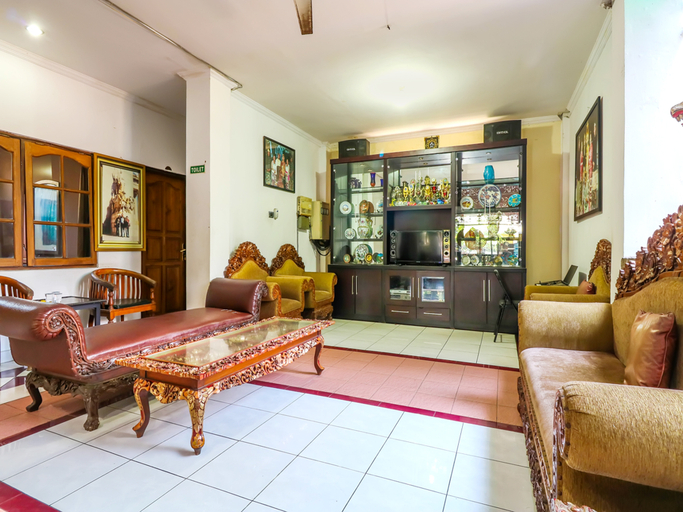 Lobby 2, Oyo 1927 Hotel Candra Adigraha, Denpasar