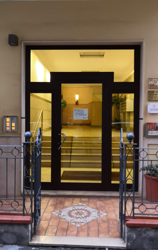 Exterior & Views 2, B&B Coffee and City, Napoli