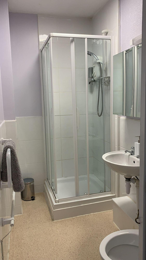 Bathroom 4, The Thoresby Guest House Scarborough, North Yorkshire