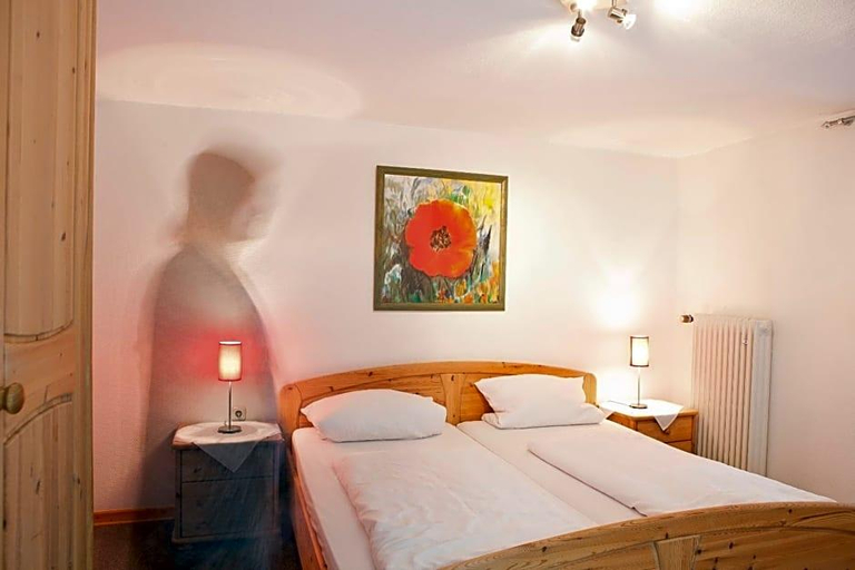 Bedroom 3, Im Heisterholz, Altenkirchen (Westerwald)