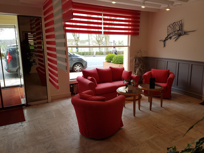Public Area 2, Hôtel du Rivage, Loiret