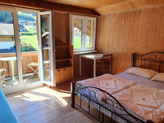 Bedroom 3, Lake Lodge Hostel, Interlaken