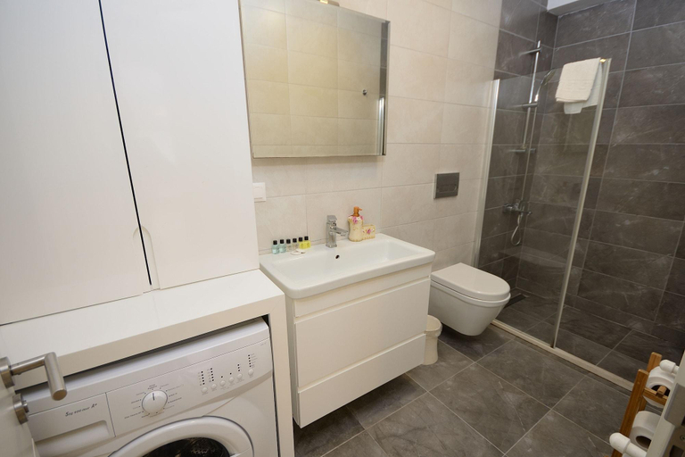 Bathroom 5, Saatli Apart Otel, Çeşme