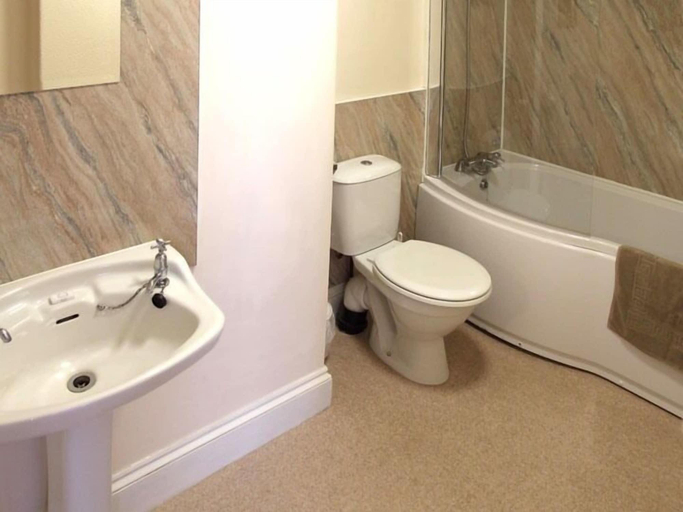 Bathroom 5, Horseshoe Hotel, North Yorkshire