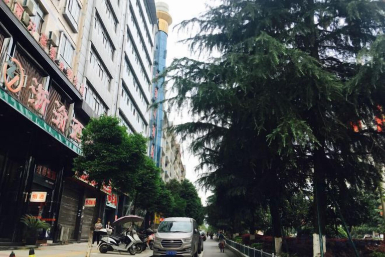 Others 5, afuerliansuozheyujiudian, Chongqing