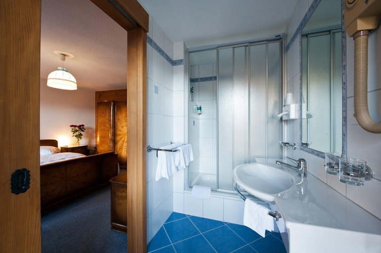 Bathroom 4, La Vallée Hotel & Spa, Entremont