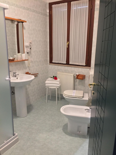 Bathroom, Albergo Italia, Venezia